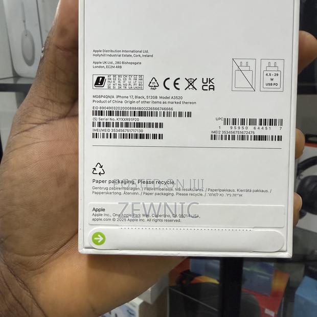 New Apple iPhone 17 512 GB Black · Photo 3