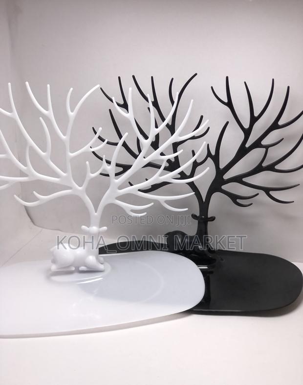 Necklace and Ring Stand · Photo 2