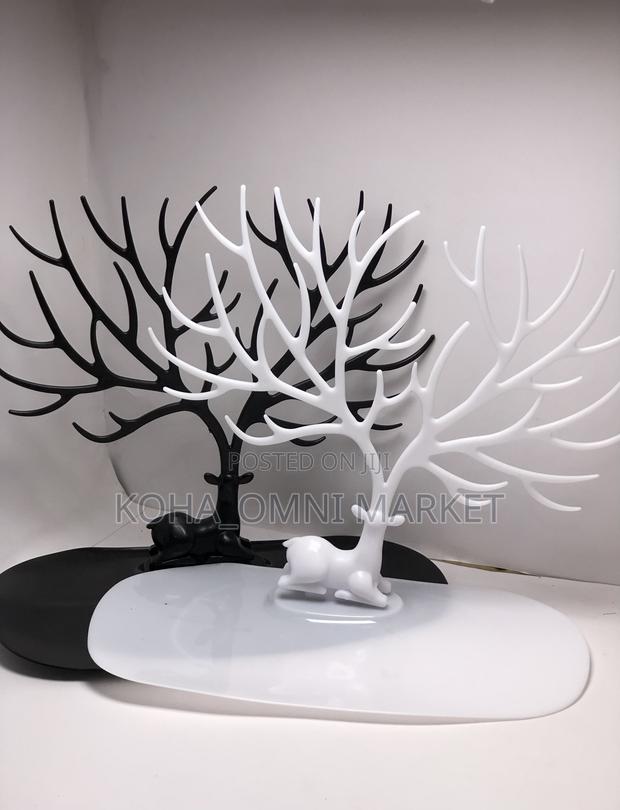 Necklace and Ring Stand · Photo 3