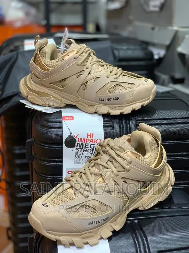 Quality Balenciaga Sneakers · Photo 1