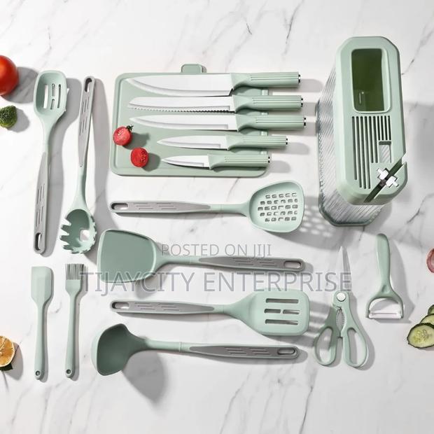 Silicone Utensils and Knives Set · Photo 2