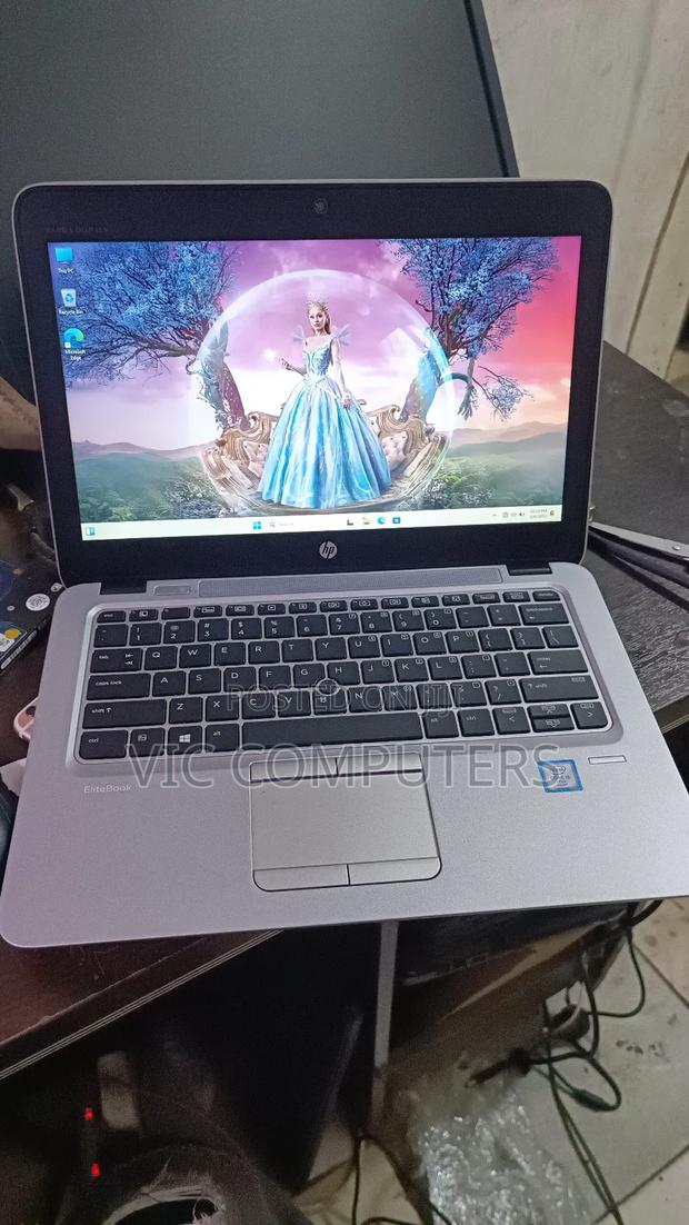 Laptop HP EliteBook 820 G3 8GB Intel Core I5 HDD+SSD 256GB · Photo 1