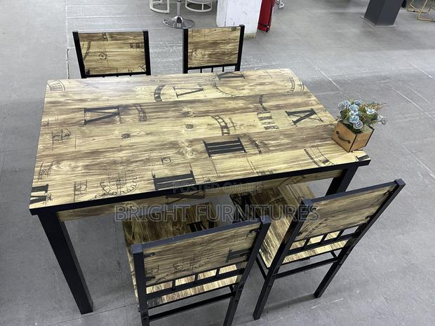 4 Seater Wooden Dining Table · Photo 2
