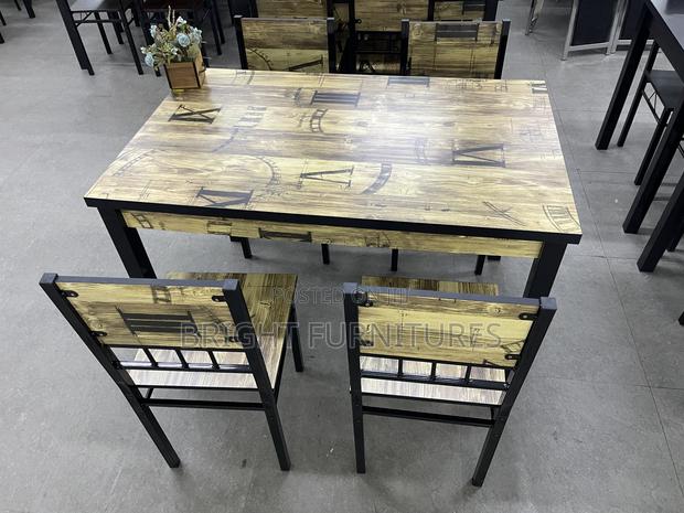 4 Seater Wooden Dining Table · Photo 3