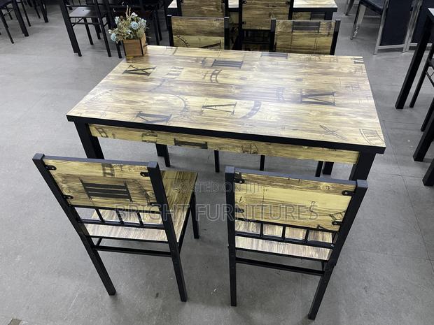 4 Seater Wooden Dining Table · Photo 4