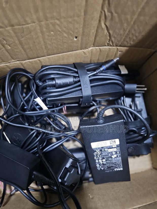 Dell 130 Watts Big Pin Charger · Photo 2