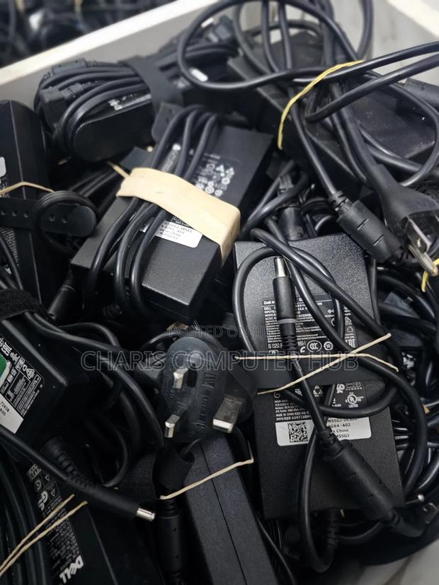 Dell 130 Watts Big Pin Charger · Photo 4