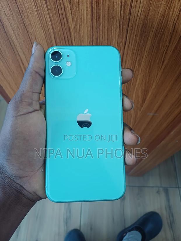 Apple iPhone 11 64 GB Blue · Photo 2