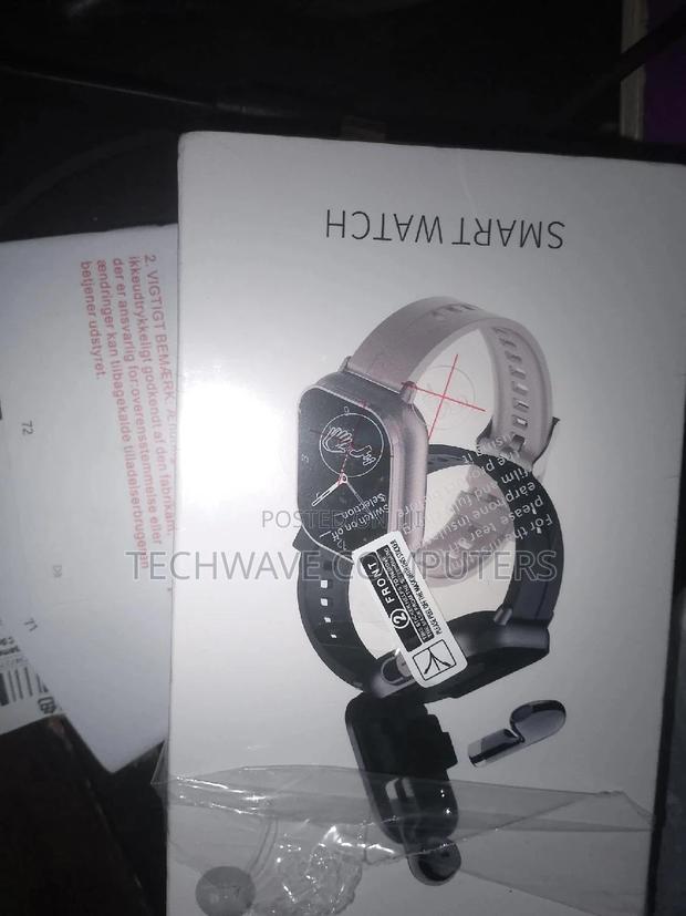 Smartwatch With Inbuilt Earpod · Photo 3