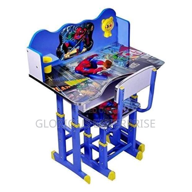 Kids Table And Chairs · Photo 1