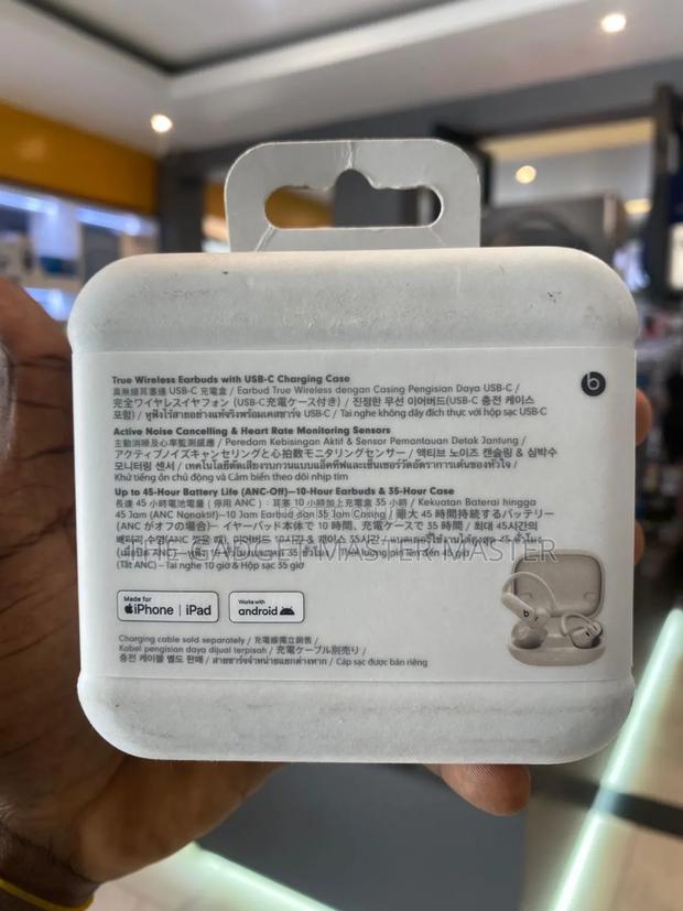 Beats Powerbeats Pro 2 · Photo 3