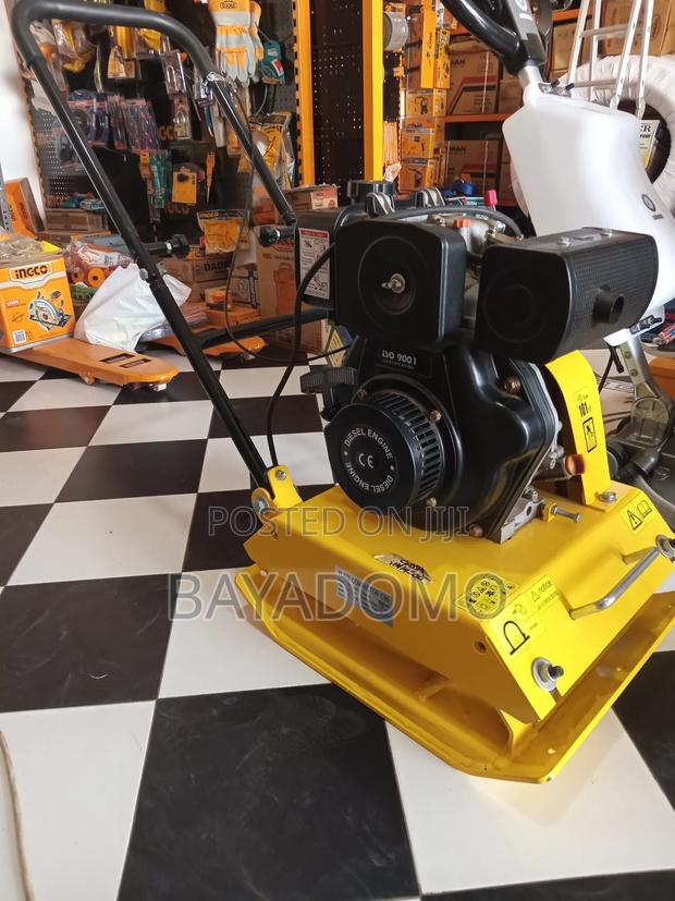 Plate Compactor Machine · Photo 1
