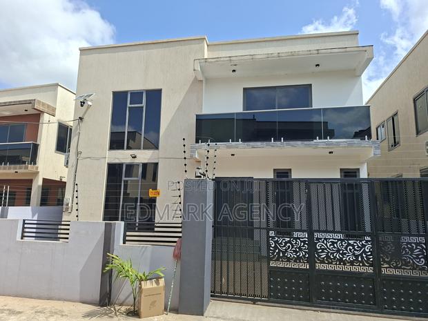 4bdrm House in Acp, Kwabenya for rent · Photo 1