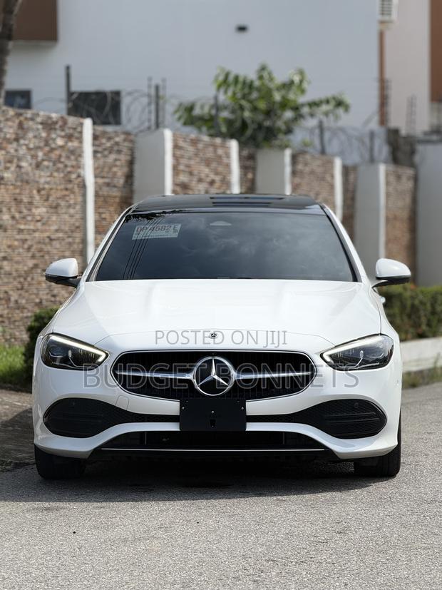 Mercedes-Benz C300 2024 White · Photo 2