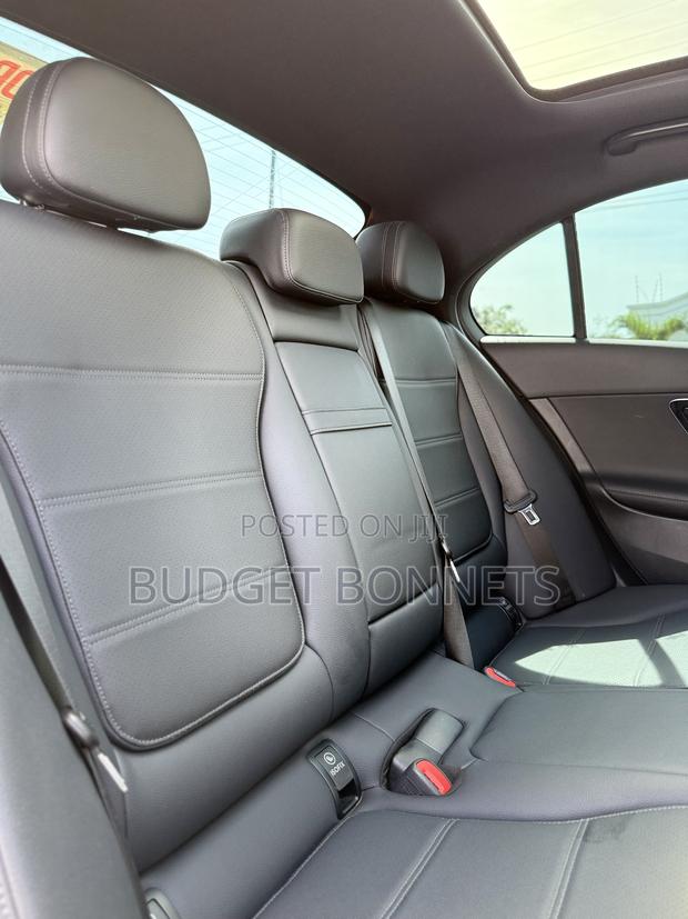 Mercedes-Benz C300 2024 White · Photo 8