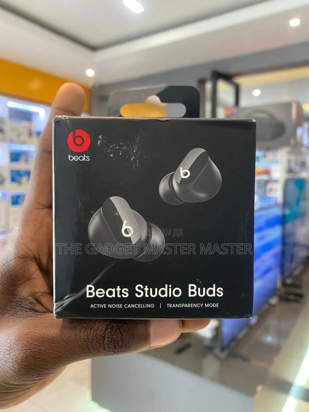 Beats Studio Buds · Photo 1