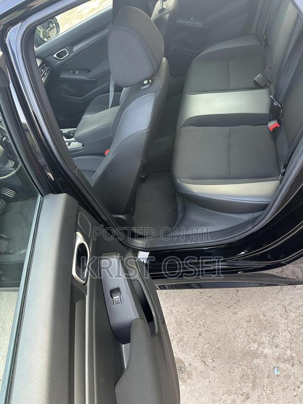 Honda Civic Sport CVT 2023 Black · Photo 3