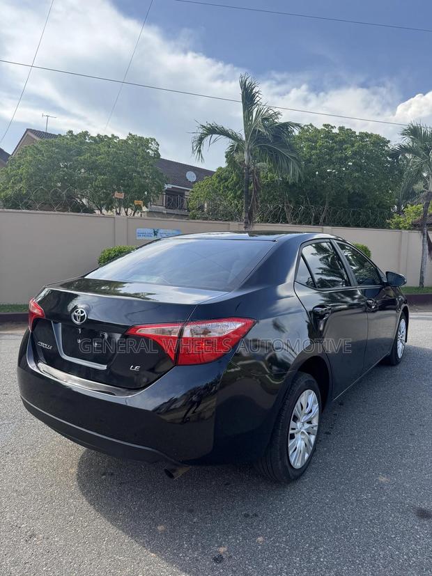 Toyota Corolla LE 4dr Sedan (1.8L 4cyl CVT) 2017 Black · Photo 6