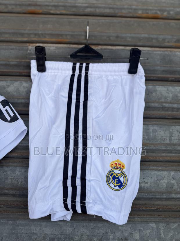 Real Madrid 2025/2026 Home Jersey _ Real Madrid Children Jersey · Photo 3