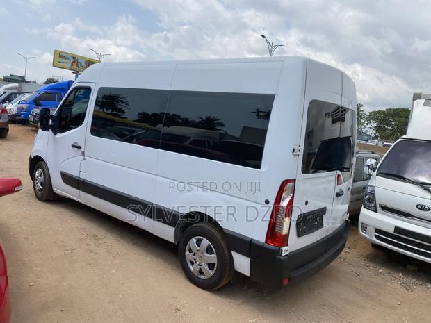 Renault Master 2020 White · Photo 2
