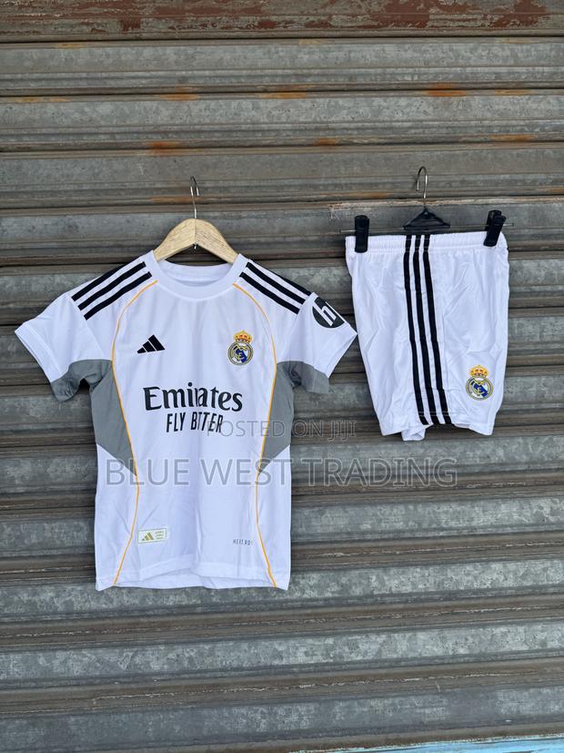 Real Madrid 2025/2026 Home Jersey _ Real Madrid Children Jersey · Photo 1