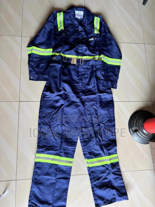 Reflective Safety Coverall Or High-visibility Coverall · Photo 1