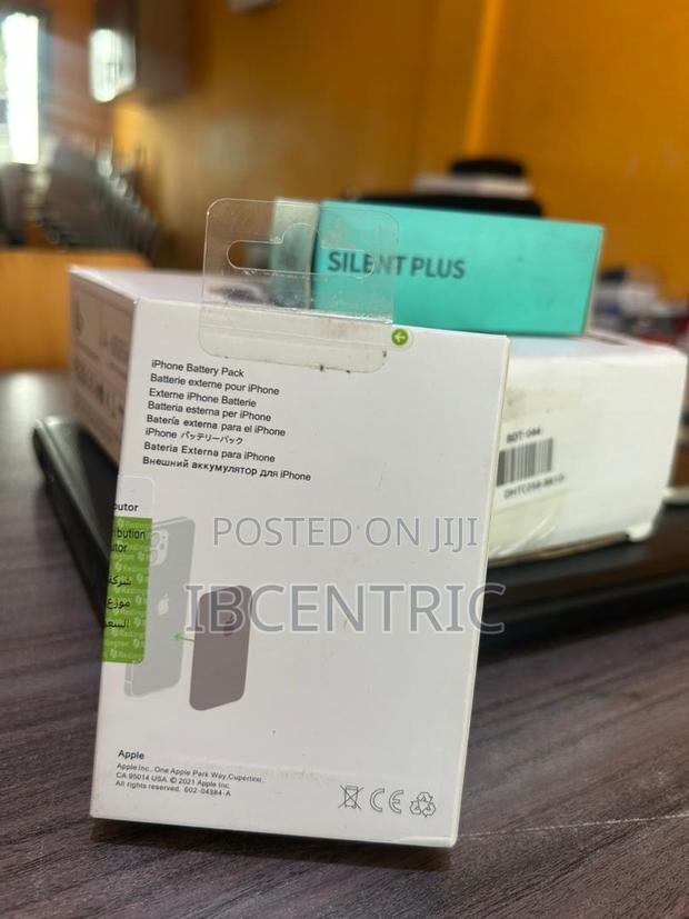 iPhone Battery Pack · Photo 2