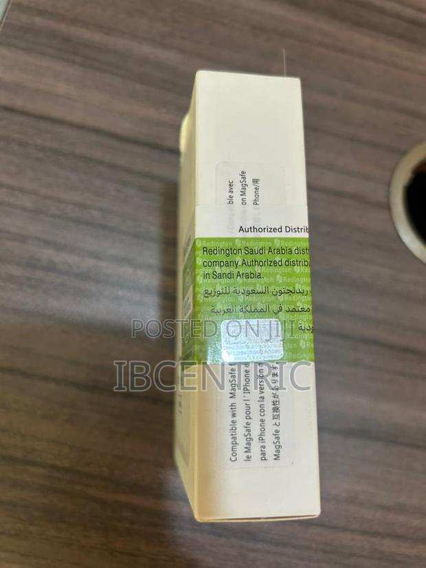 iPhone Battery Pack · Photo 3