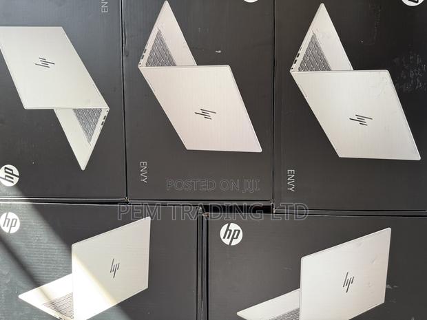 New Laptop HP Envy X360 8GB Intel Core 5 SSD 512GB · Photo 1