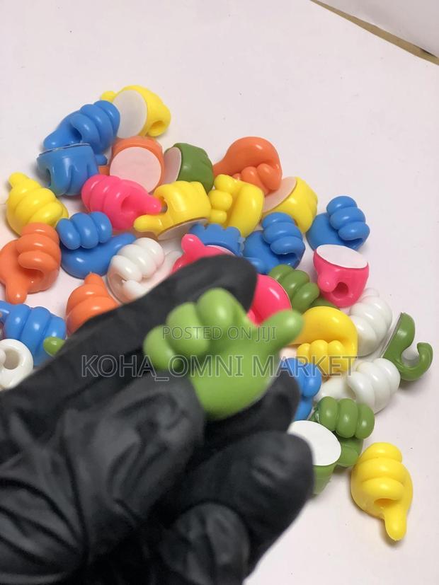5 Pcs Thumps Up Mini Hooks · Photo 2