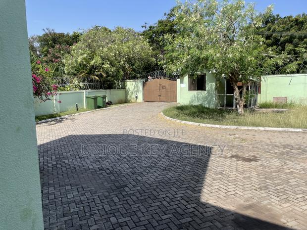 5bdrm House in Unique Key Agency, Cantonments for rent · Photo 6