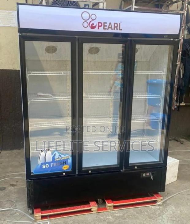 950 Litres Display Fridge - 3 Doors · Photo 1