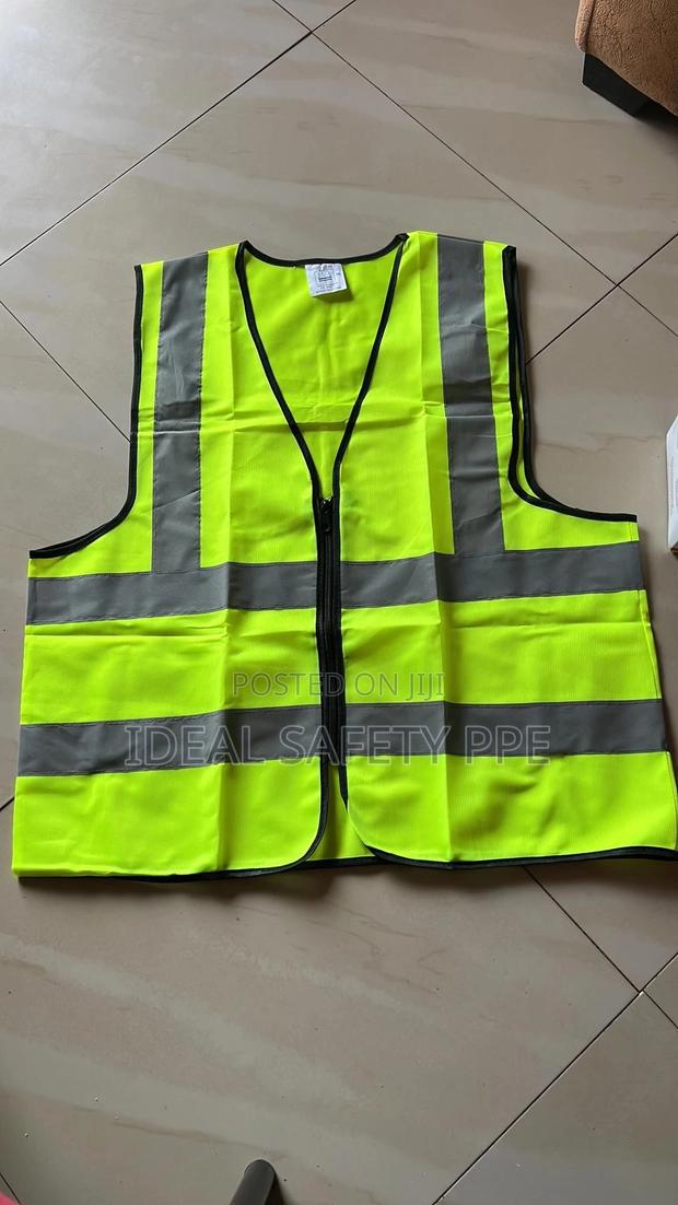 Reflective Safety Vest · Photo 1
