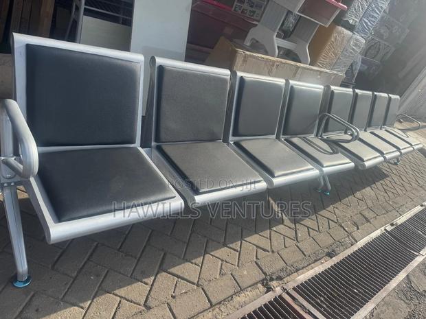4 Seater Waiting Bench · Photo 1