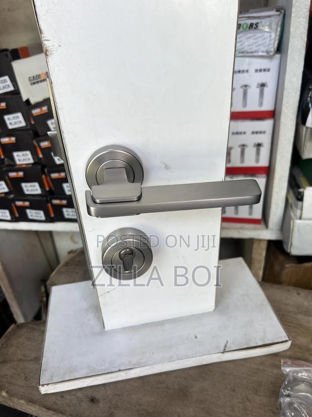 Stainless Lock · Photo 2