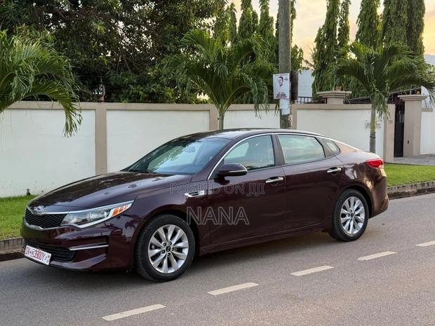Kia Optima EX 4dr Sedan FWD (2.4L 4cyl 6A) 2017 · Photo 3
