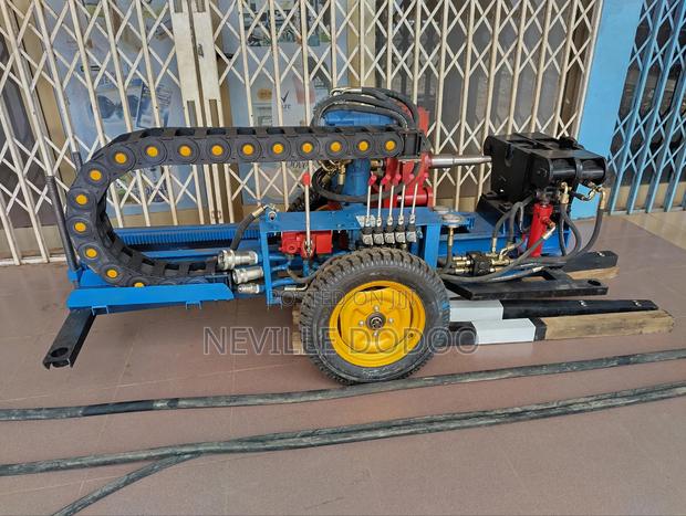 Thrust Boring and Horizontal Earth Drilling · Photo 2