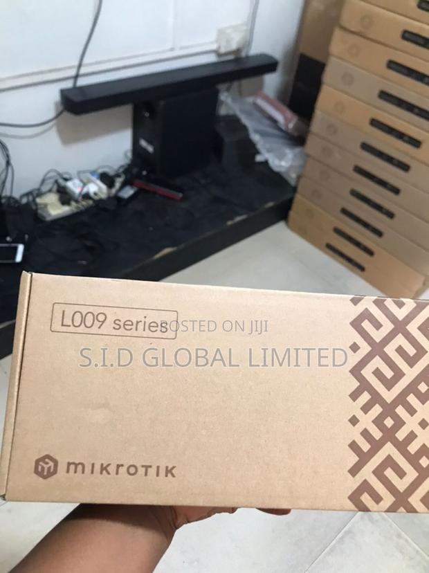 Mikrotik L009 Router Wi-fi 6 Chip Ax600 Speed 8 Gigabit Ethernet Ports · Photo 1