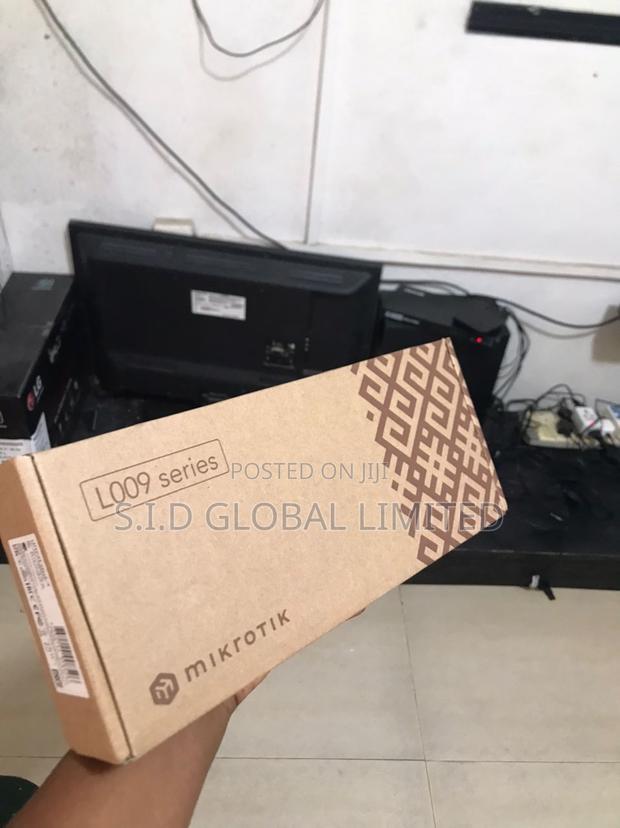 Mikrotik L009 L009uigs-2haxd-in Router · Photo 1