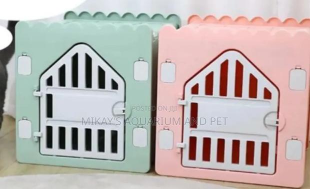 Plastic Dog House · Photo 1