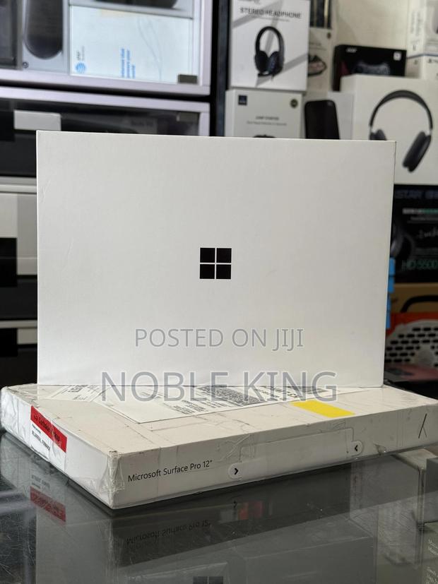 New Laptop Microsoft Surface Pro Copilot+ PC 12 16GB SSD 256GB · Photo 1