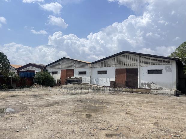 1300 SQM Warehouse at Abelemkpe for Rent · Photo 5