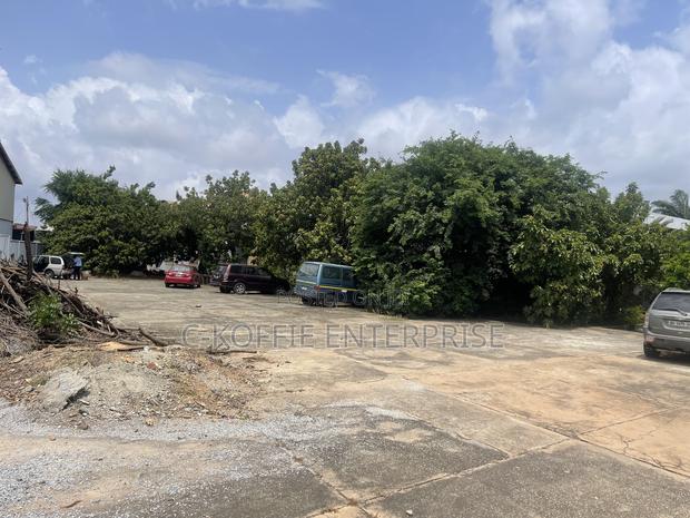 1acer Land at Tesano for Sale · Photo 2