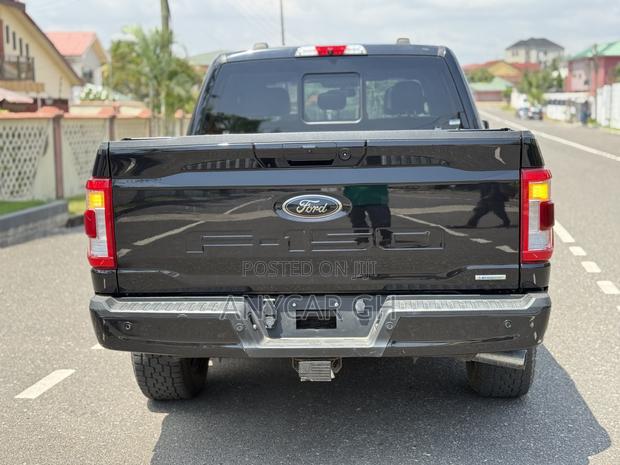 Ford F-150 LARIAT 2023 Black · Photo 8