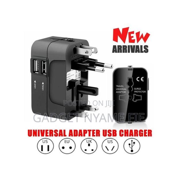 International Universal Travel Adapter (With 2 Usb Ports) · Photo 1