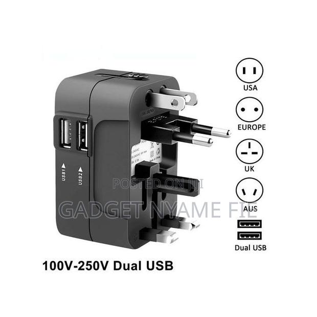 International Universal Travel Adapter (With 2 Usb Ports) · Photo 2