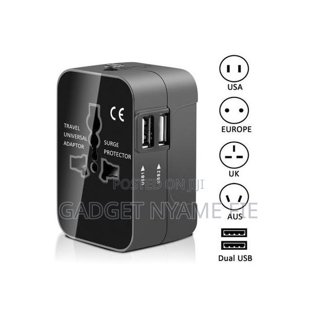 International Universal Travel Adapter (With 2 Usb Ports) · Photo 3