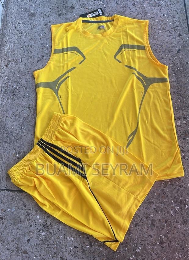 Sleeveless Jerseys · Photo 1