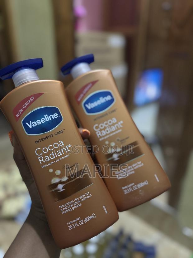 Vaseline Cocoa Radiant Lotion · Photo 1
