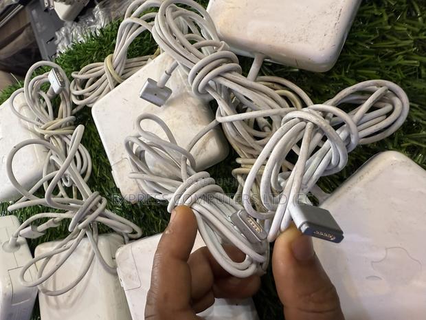 Apple Original 85watts Magsafe 2 Home Used Chargers From Uk · Photo 2